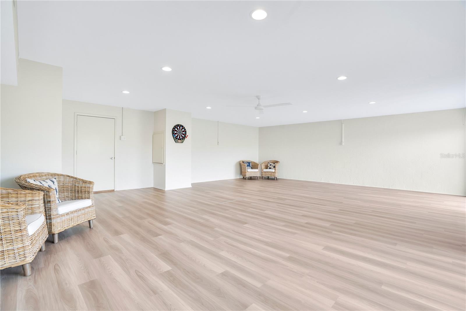 Image 28 of 66 For 4013 Catalina Drive 4013