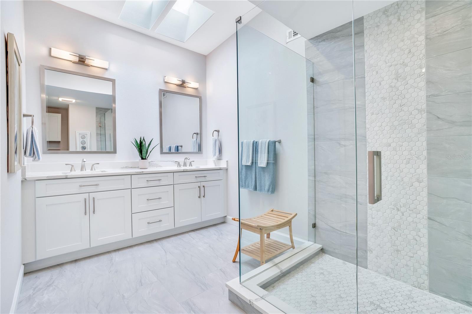 Image 33 of 66 For 4013 Catalina Drive 4013