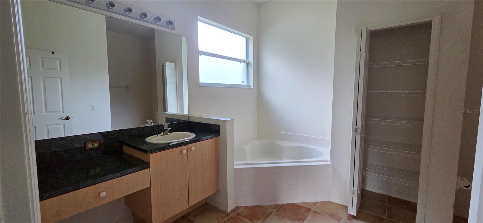 Image 31 of 49 For 2413 Prairie Dunes