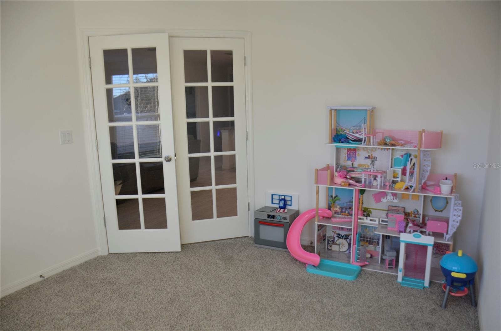 Image 13 of 45 For 6877 Wilson Hammock Avenue