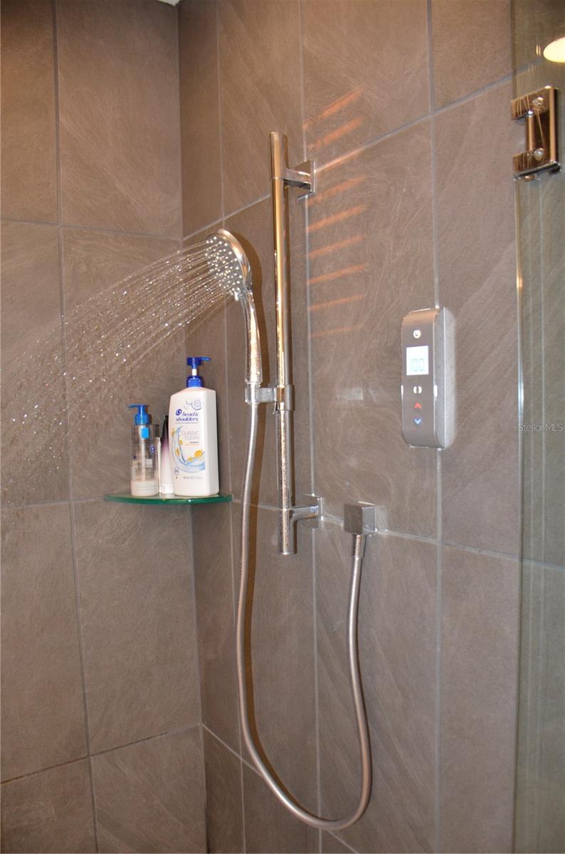 Image 19 of 45 For 6877 Wilson Hammock Avenue