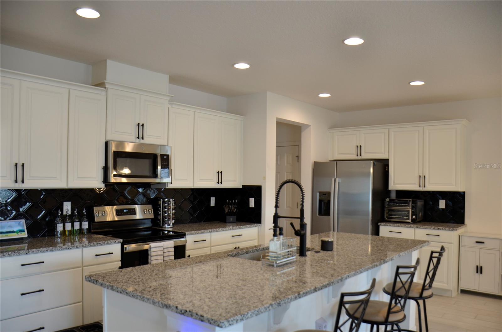 Image 6 of 45 For 6877 Wilson Hammock Avenue