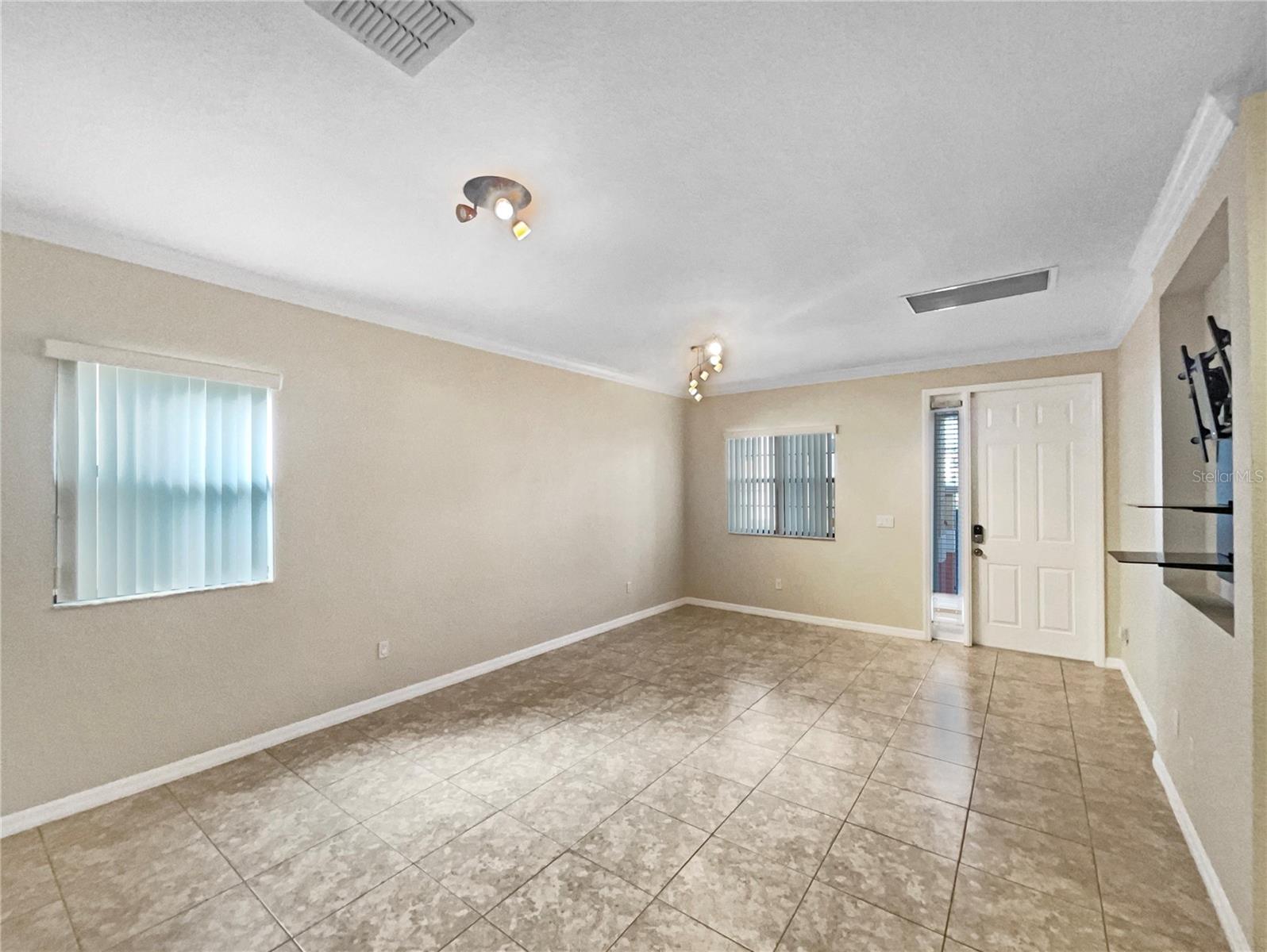 Image 4 of 19 For 1123 Chervil Drive