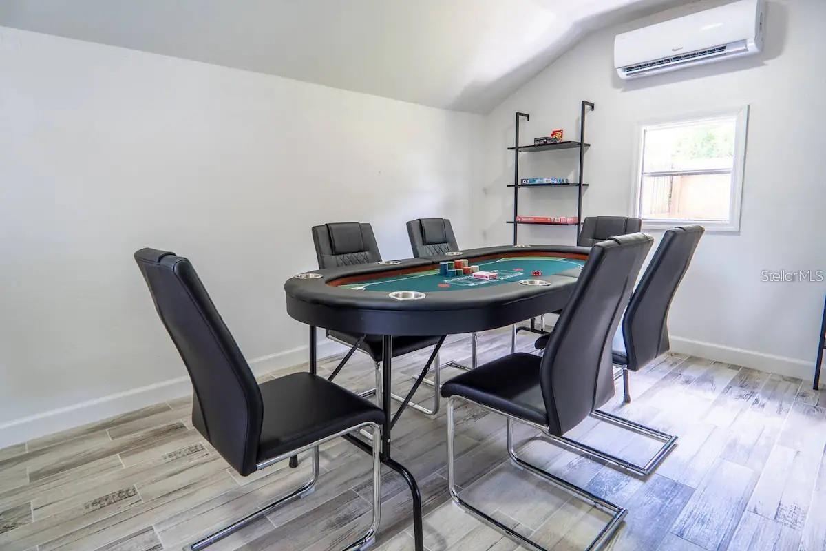 Image 18 of 33 For 1118 Overdale Street