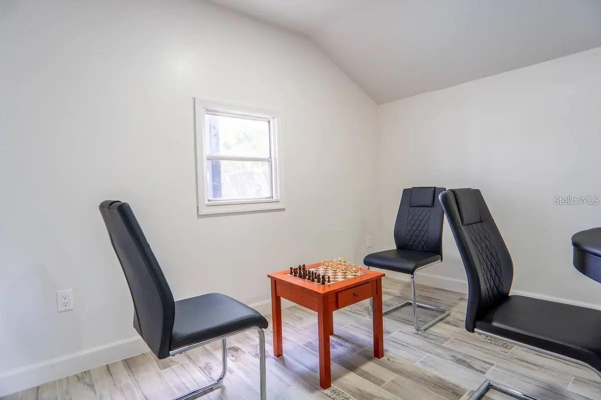 Image 23 of 33 For 1118 Overdale Street