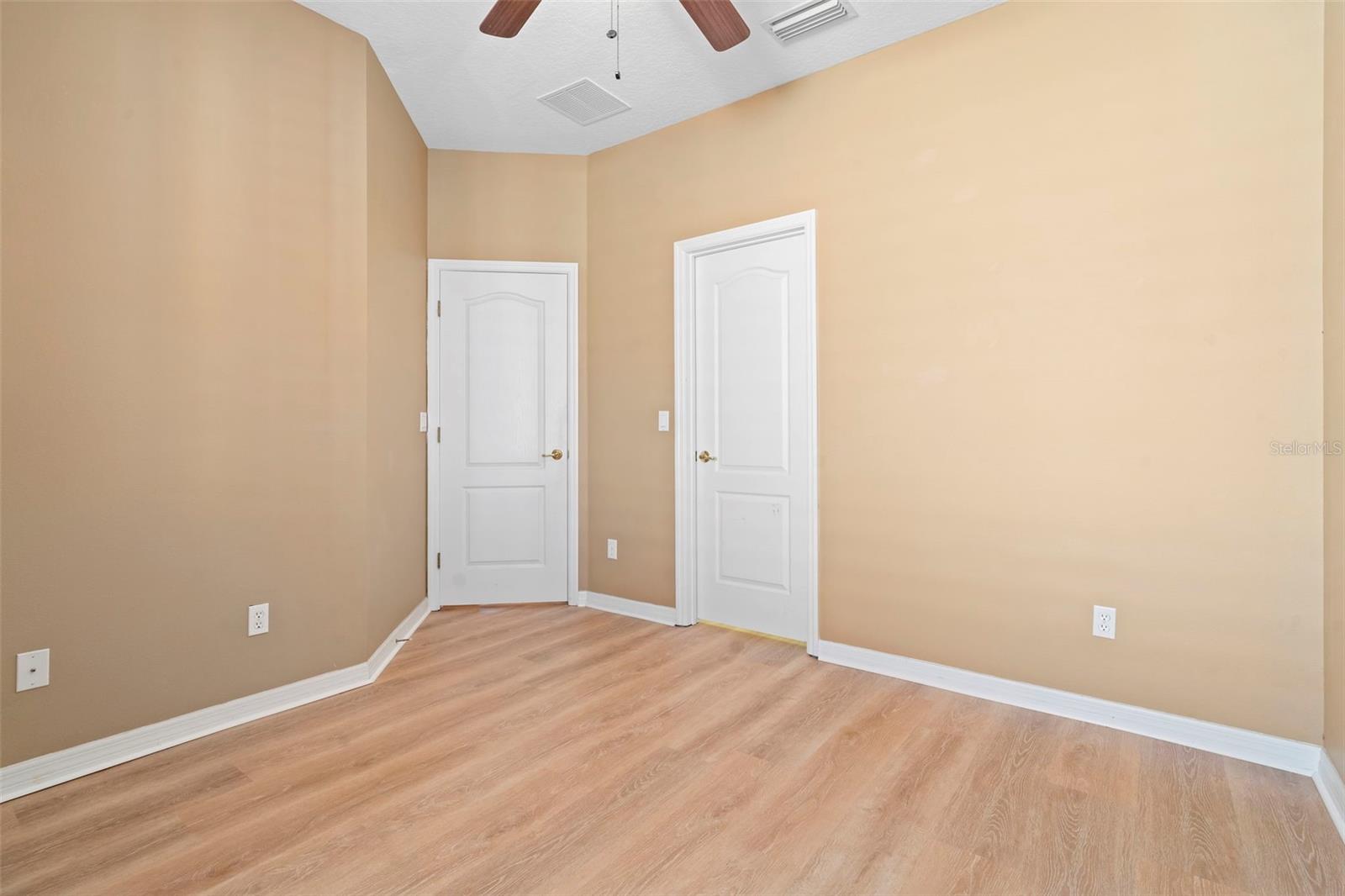 Image 25 of 56 For 6718 Romney Lane