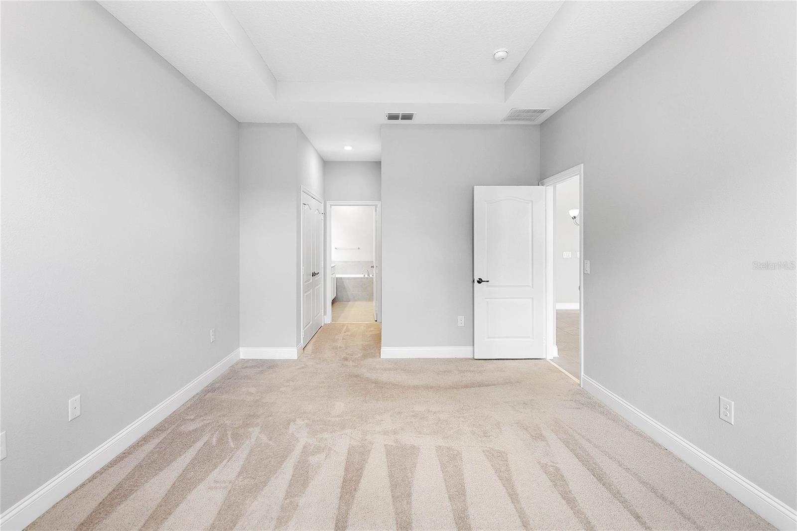 Image 10 of 25 For 17014 Crestmont Boulevard