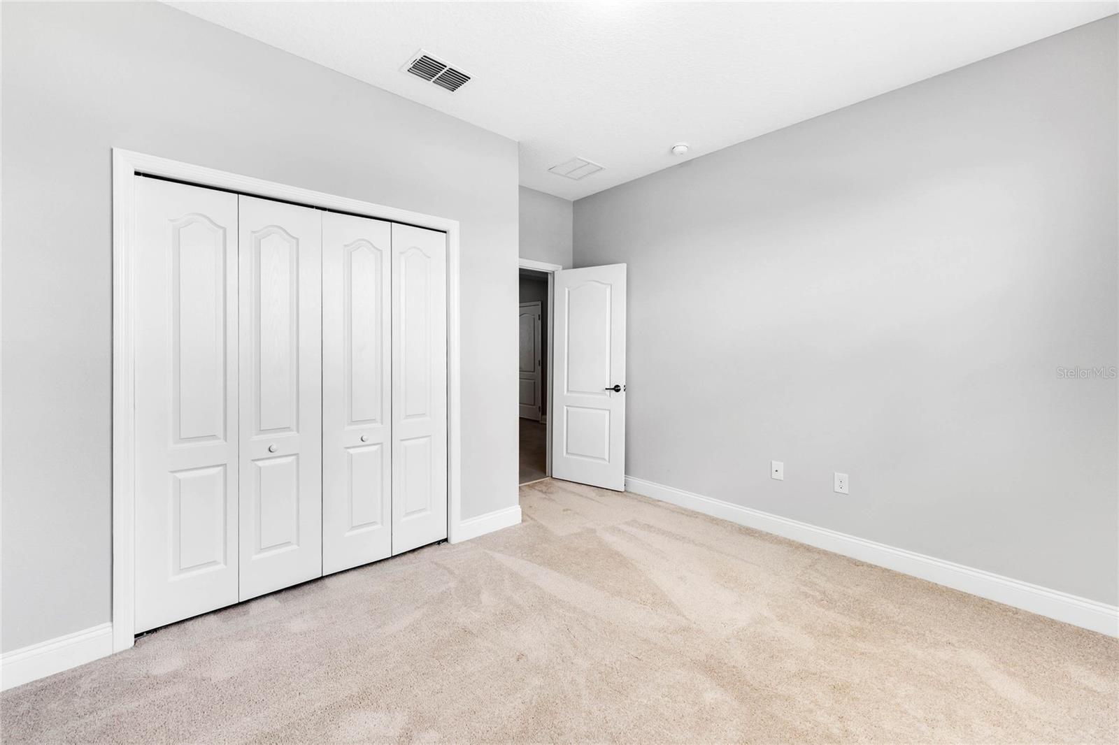 Image 15 of 25 For 17014 Crestmont Boulevard