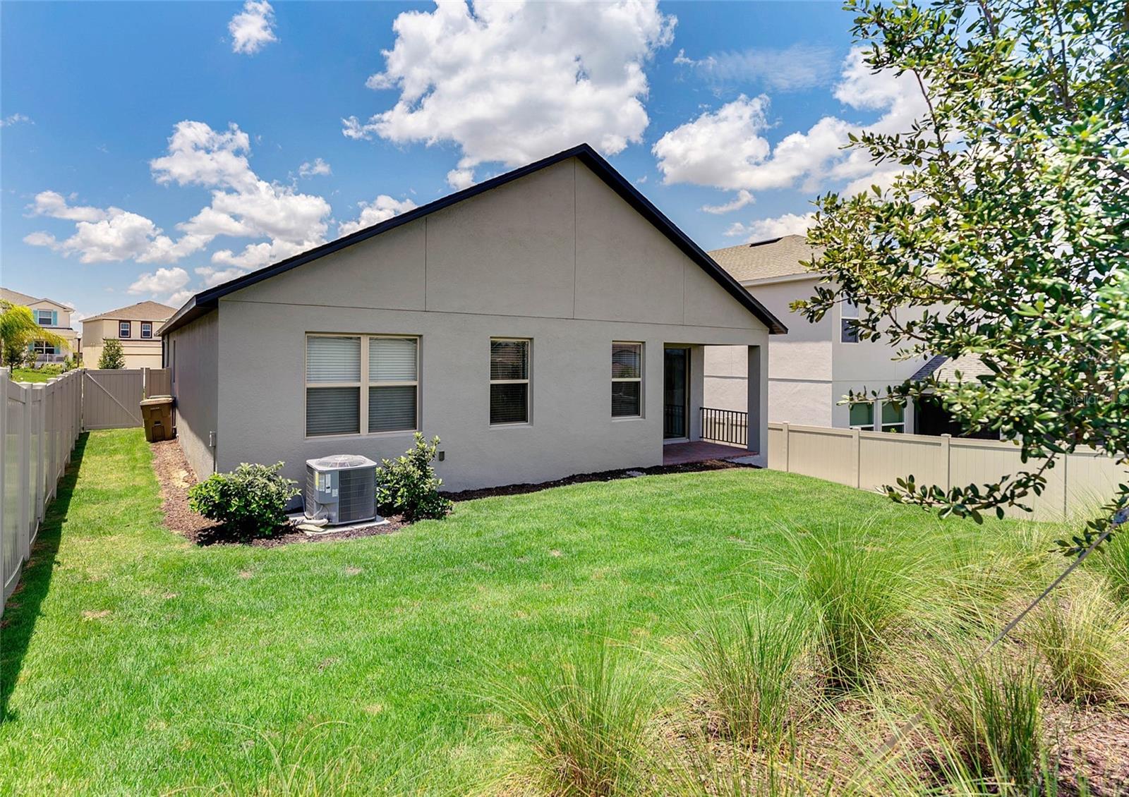 Image 19 of 25 For 17014 Crestmont Boulevard