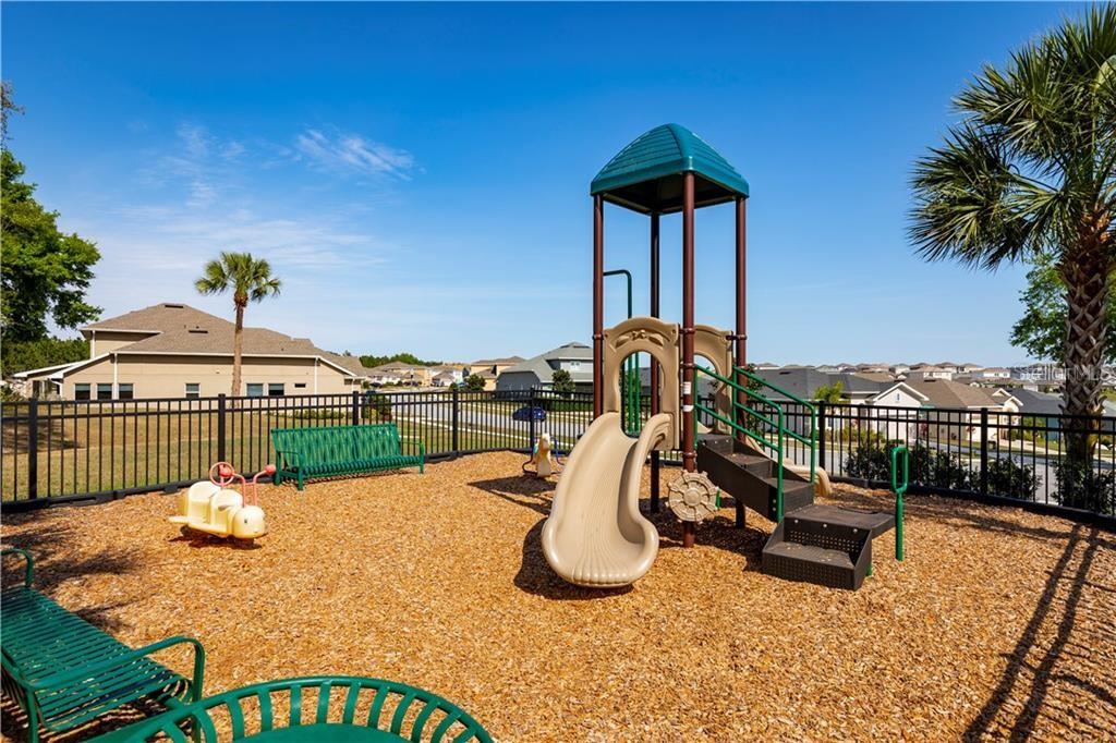 Image 24 of 25 For 17014 Crestmont Boulevard