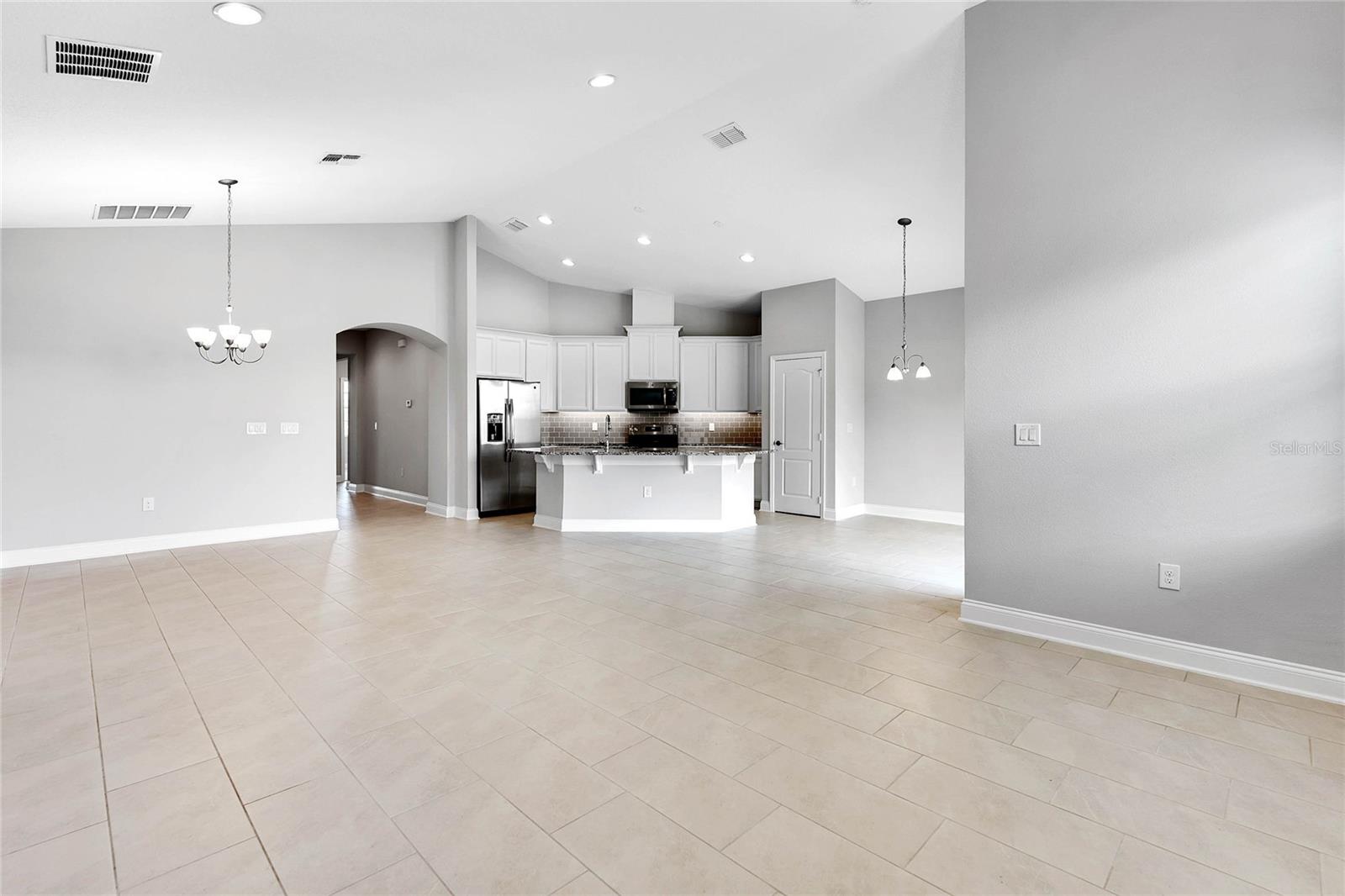 Image 6 of 25 For 17014 Crestmont Boulevard