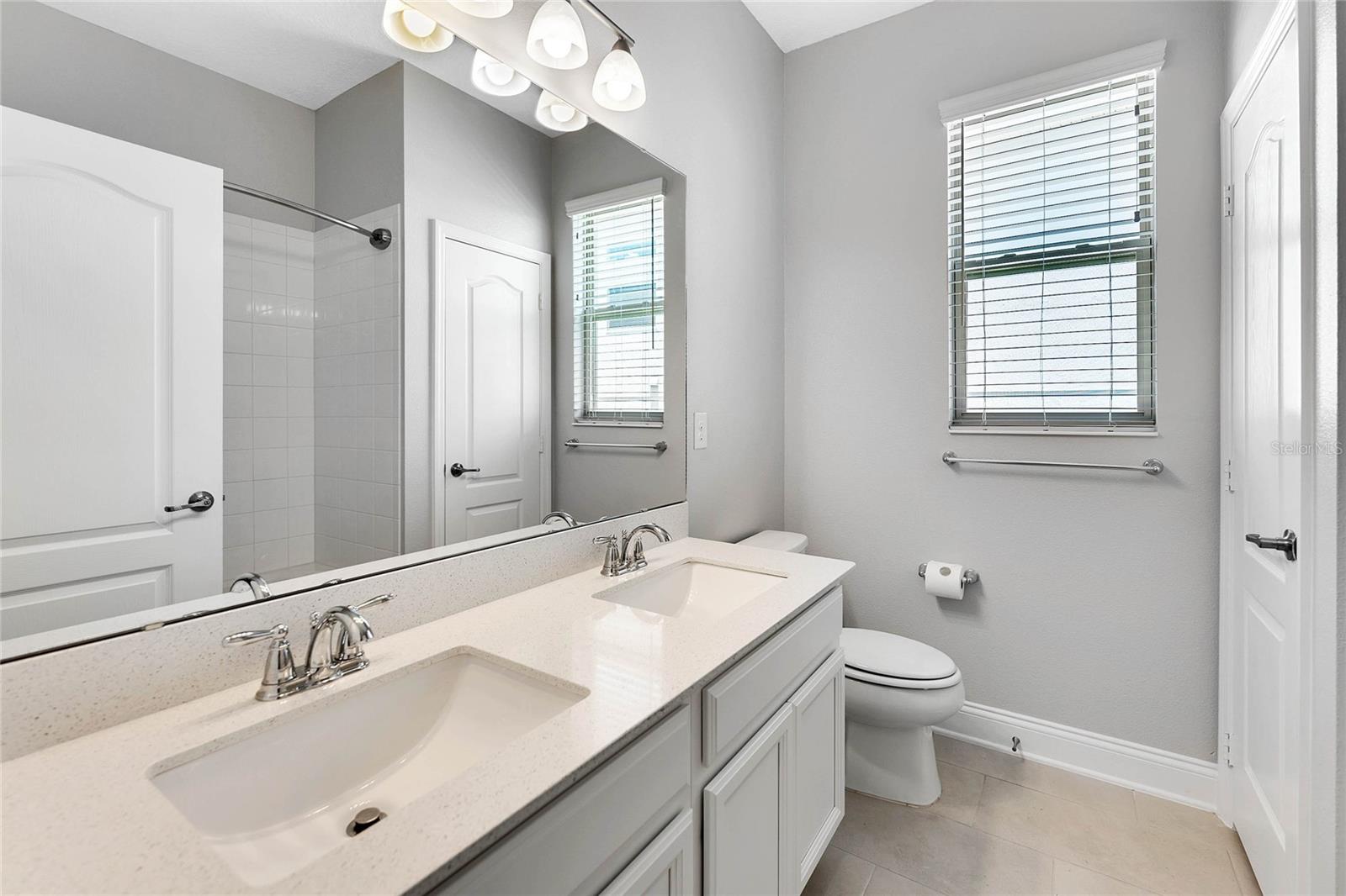 Image 9 of 25 For 17014 Crestmont Boulevard