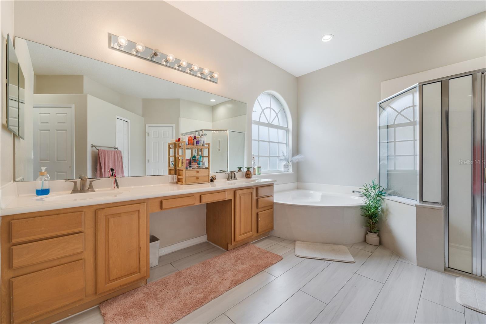 Image 13 of 34 For 1524 The Oaks Boulevard