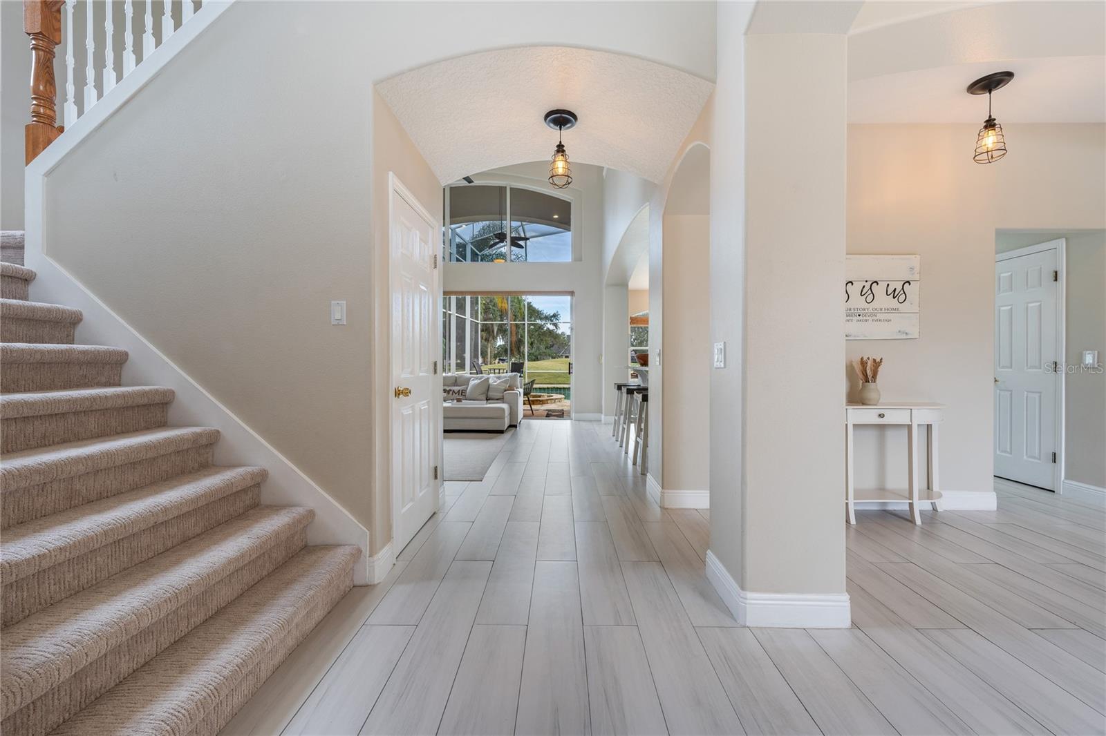 Image 3 of 34 For 1524 The Oaks Boulevard