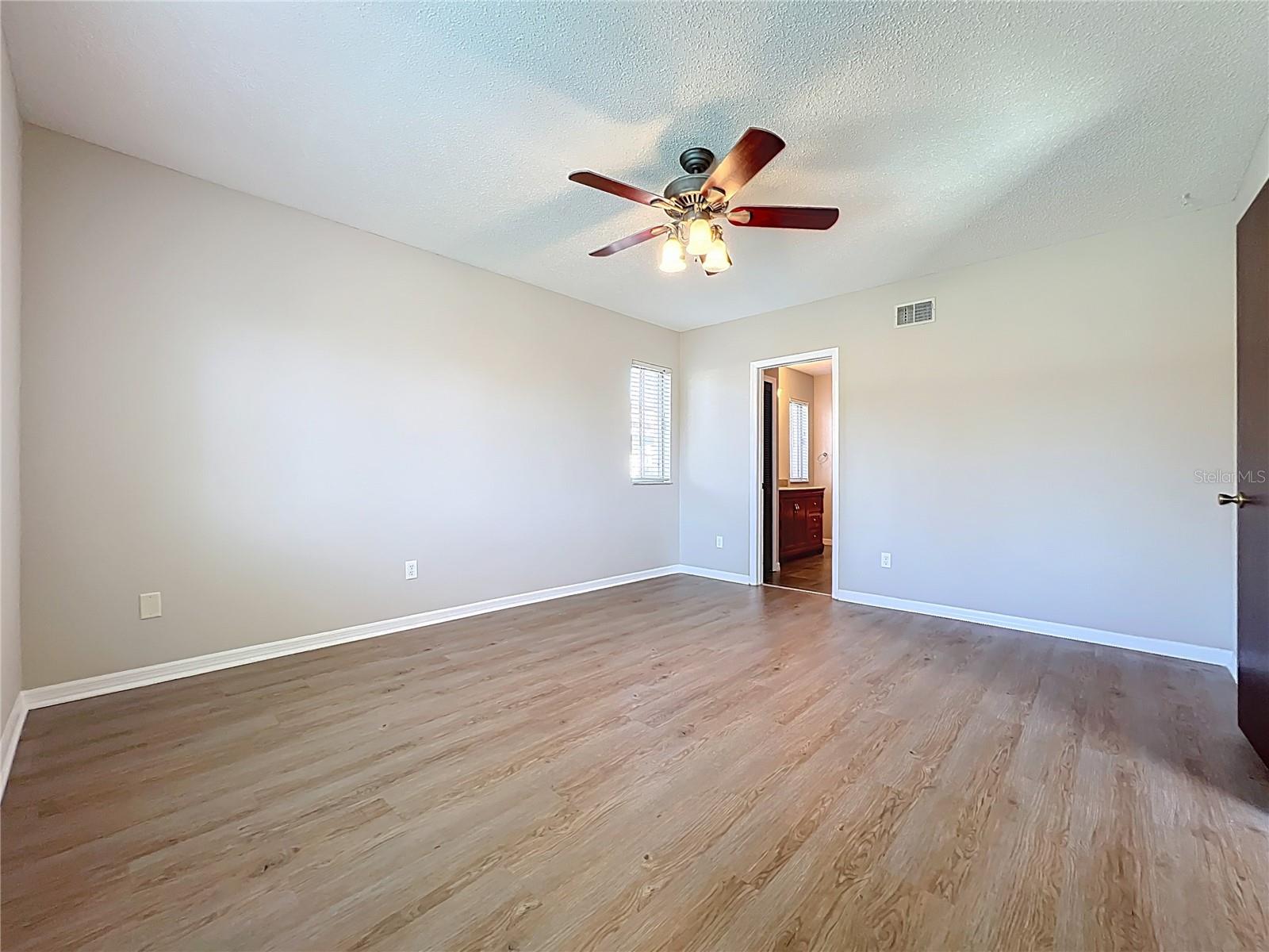 Image 17 of 47 For 1816 Meadowgold Lane