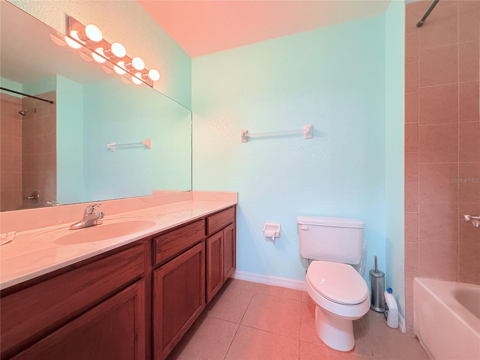 Image 13 of 16 For 100 Turpial Way 107