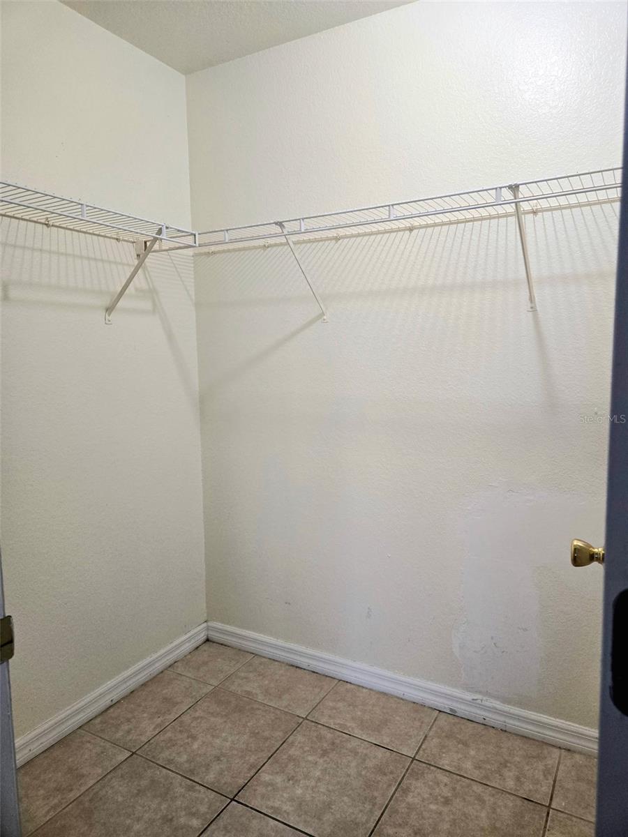 Image 12 of 17 For 737 Bittern Lane