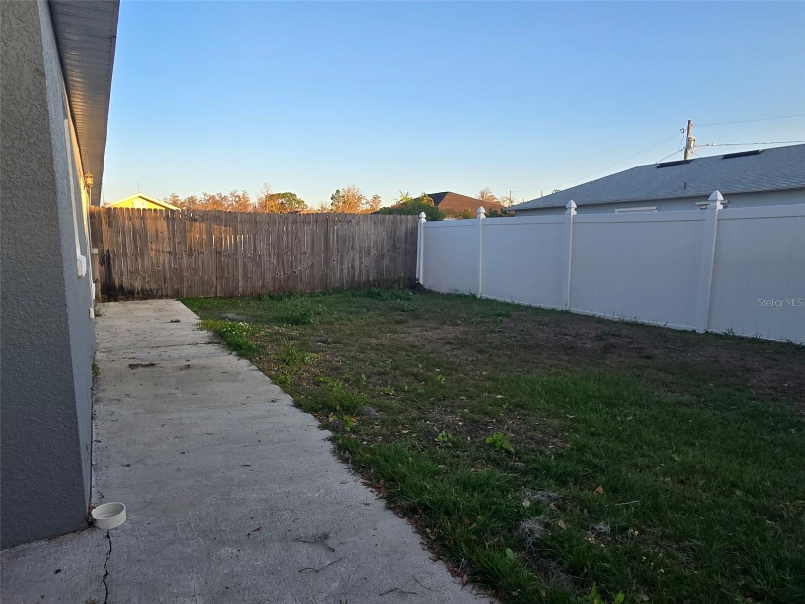 Image 15 of 17 For 737 Bittern Lane