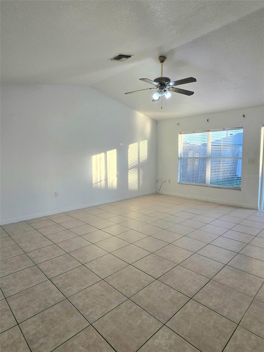 Image 2 of 17 For 737 Bittern Lane