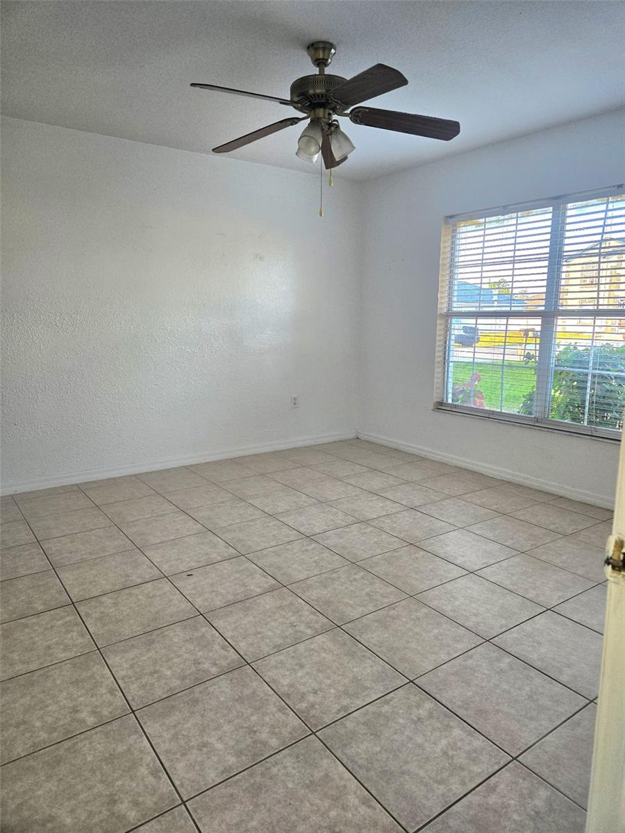 Image 3 of 17 For 737 Bittern Lane