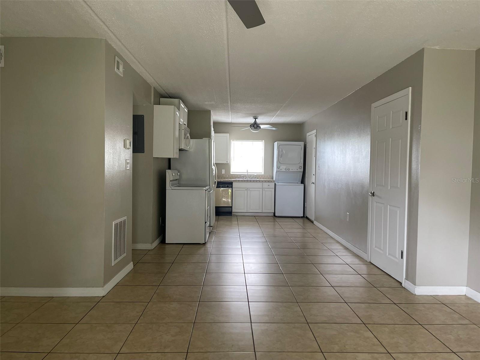 Image 4 of 18 For 525 Conway Road 109