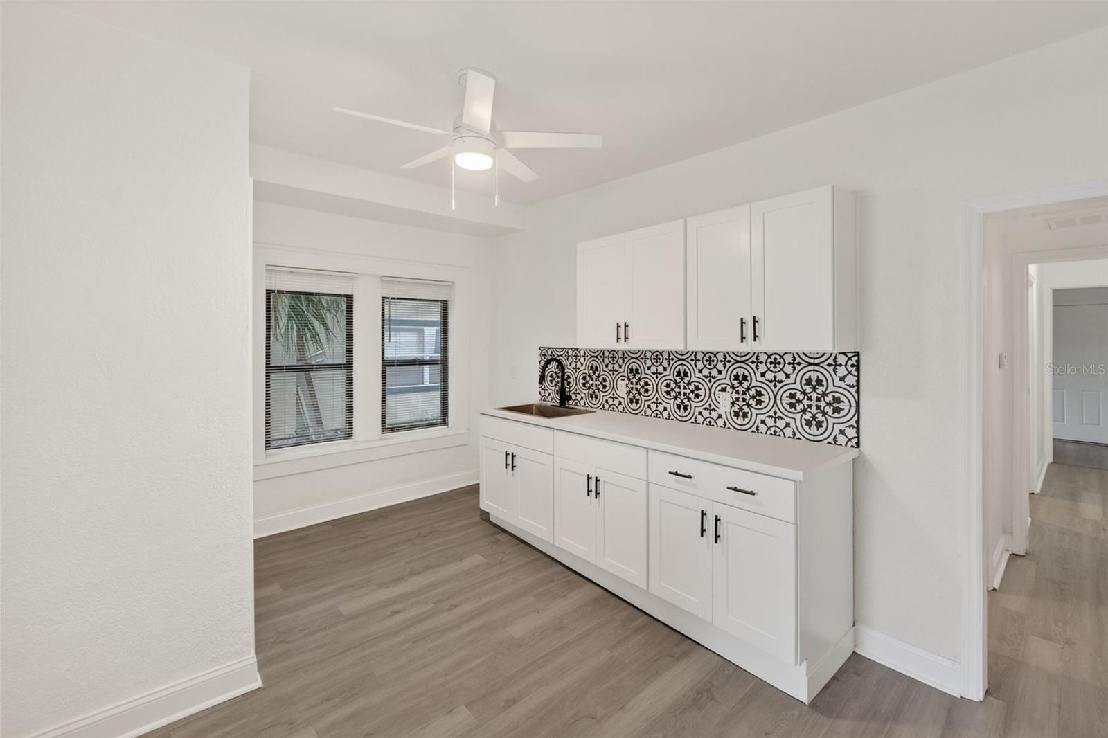 Image 17 of 71 For 96 Esther Street