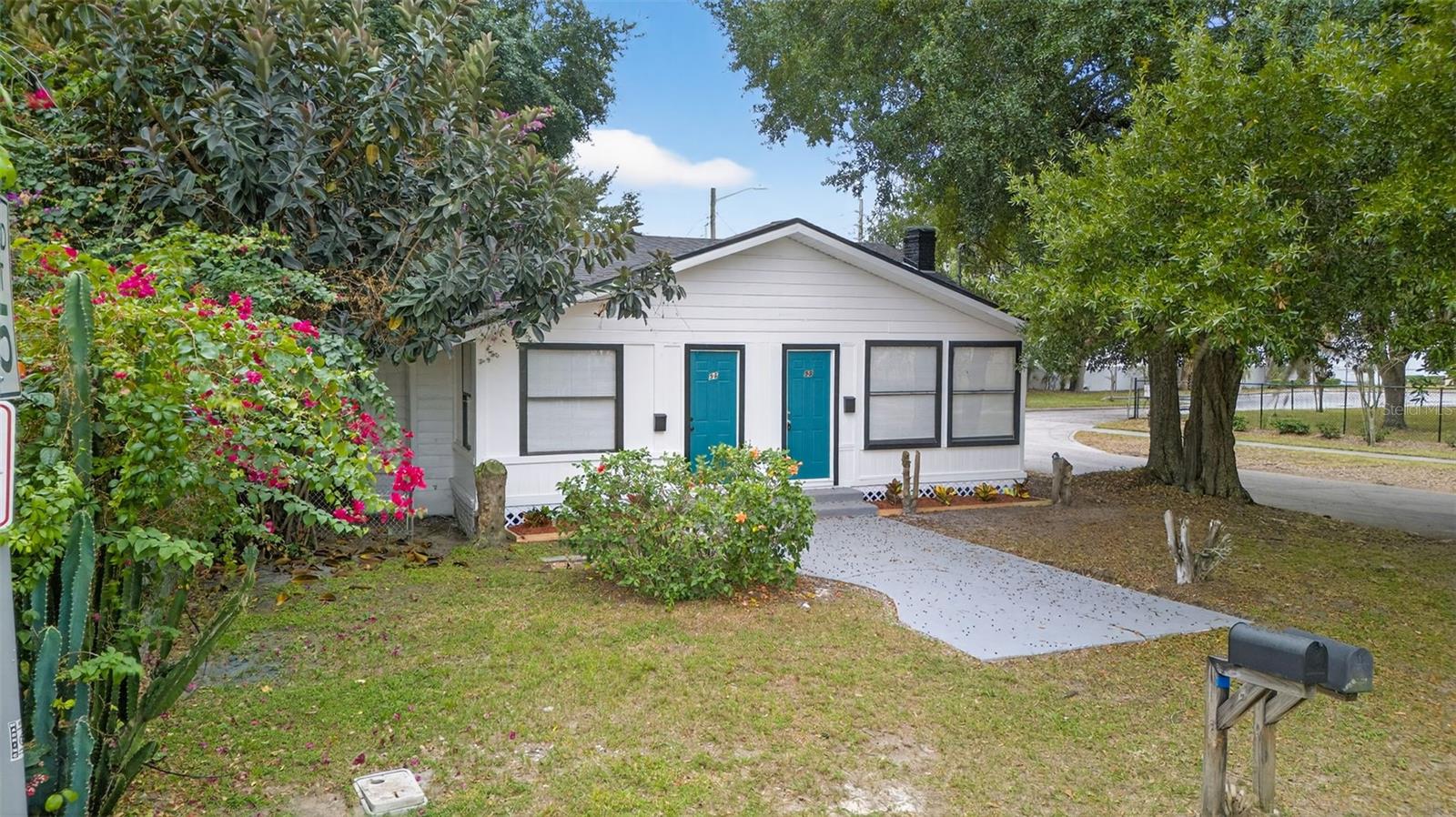 Image 2 of 71 For 96 Esther Street