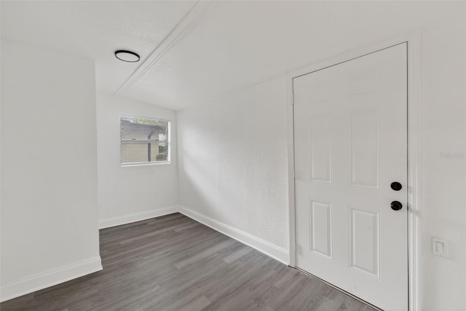 Image 43 of 71 For 96 Esther Street