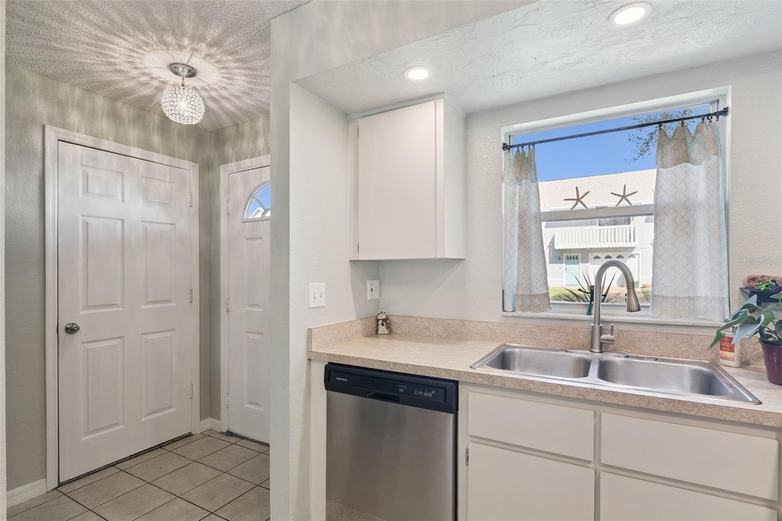 Image 16 of 46 For 721 Laurel Bay Circle