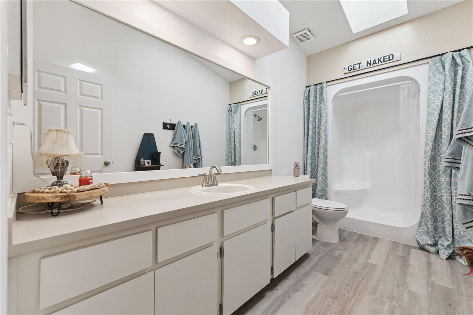 Image 26 of 46 For 721 Laurel Bay Circle