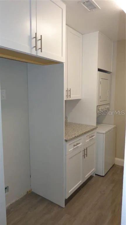 Image 7 of 13 For 3060 George Mason Avenue 10c