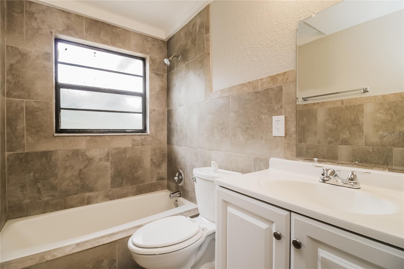 Image 14 of 16 For 1236 Merritt Street