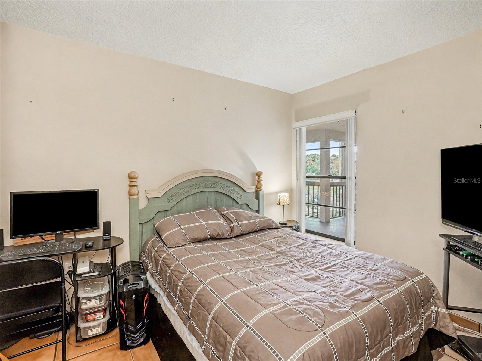 Image 18 of 28 For 1052 Lotus Cove Court 733