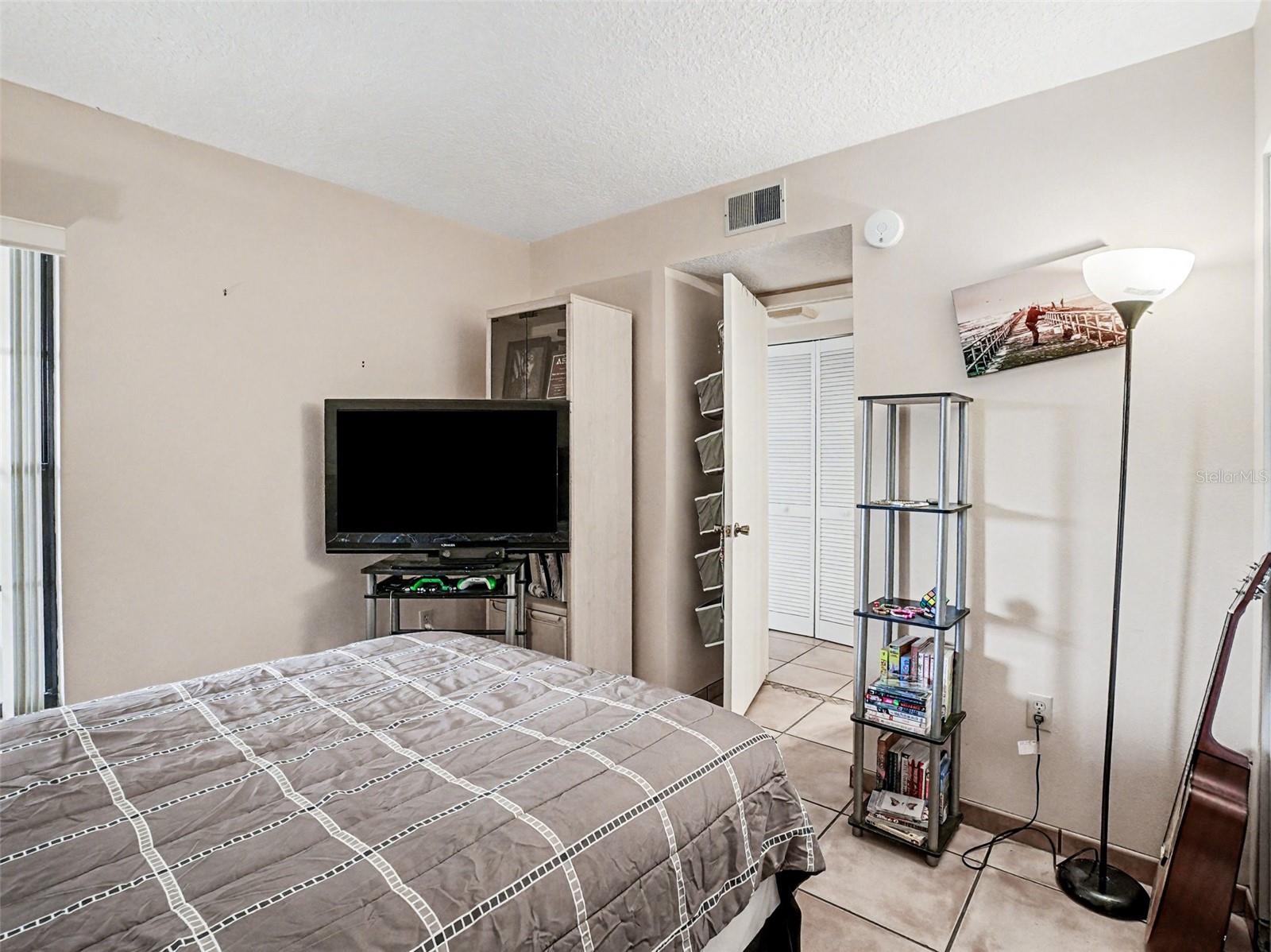 Image 19 of 28 For 1052 Lotus Cove Court 733