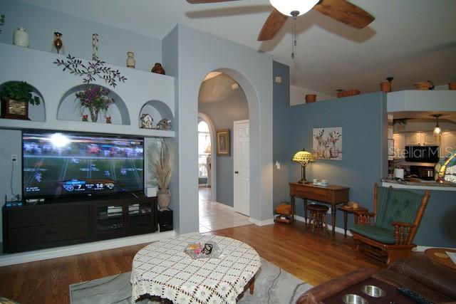 Image 3 of 29 For 124 Country Lakes Circle