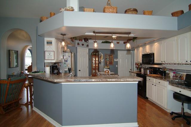 Image 7 of 29 For 124 Country Lakes Circle