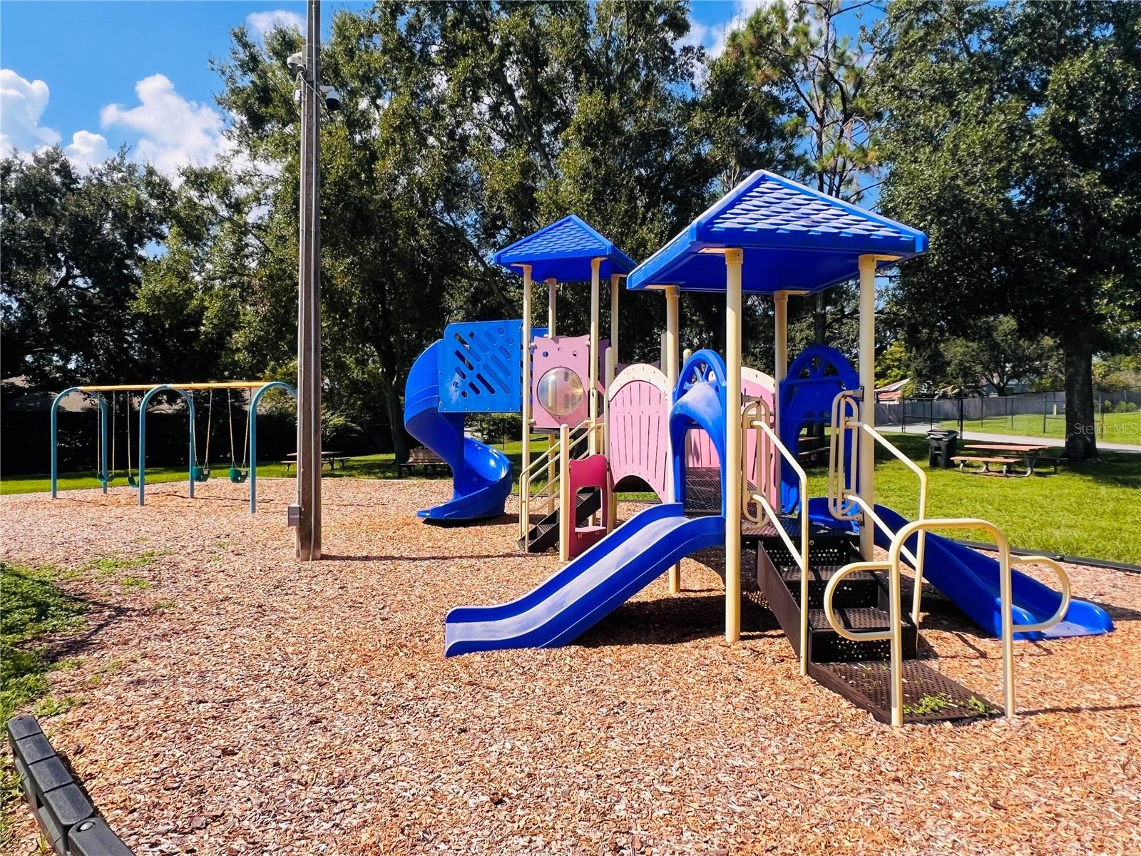 Image 43 of 77 For 540 Sheridan Drive