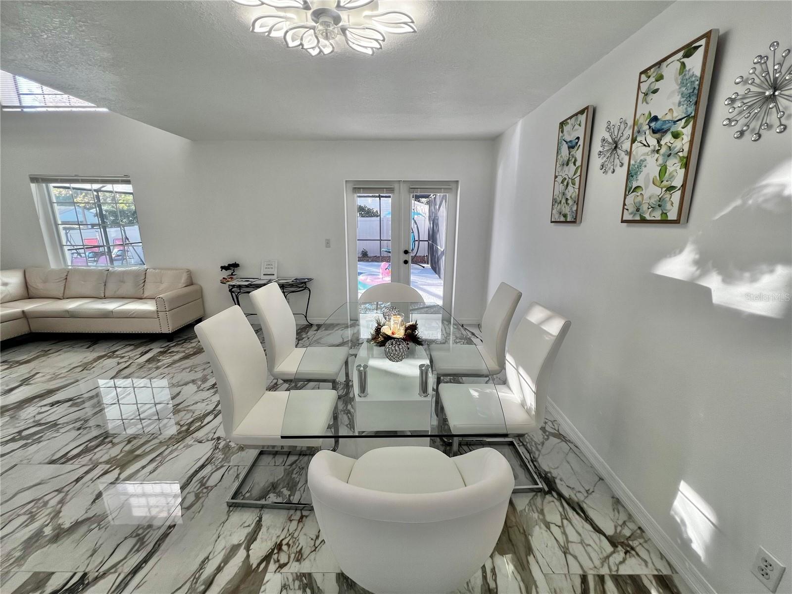 Image 6 of 77 For 540 Sheridan Drive