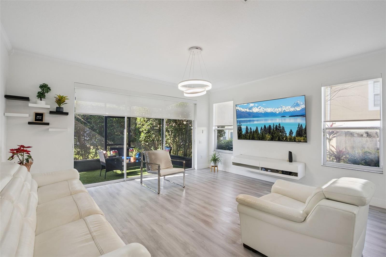 Image 12 of 47 For 1552 Florentino Lane