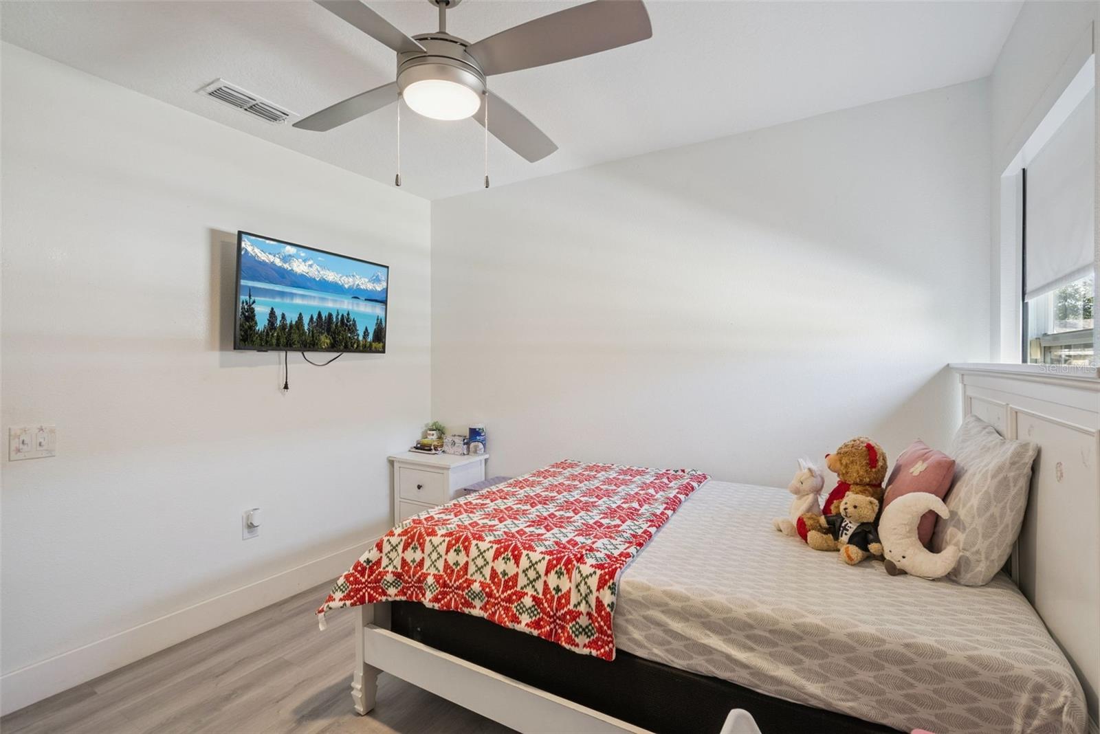 Image 28 of 47 For 1552 Florentino Lane