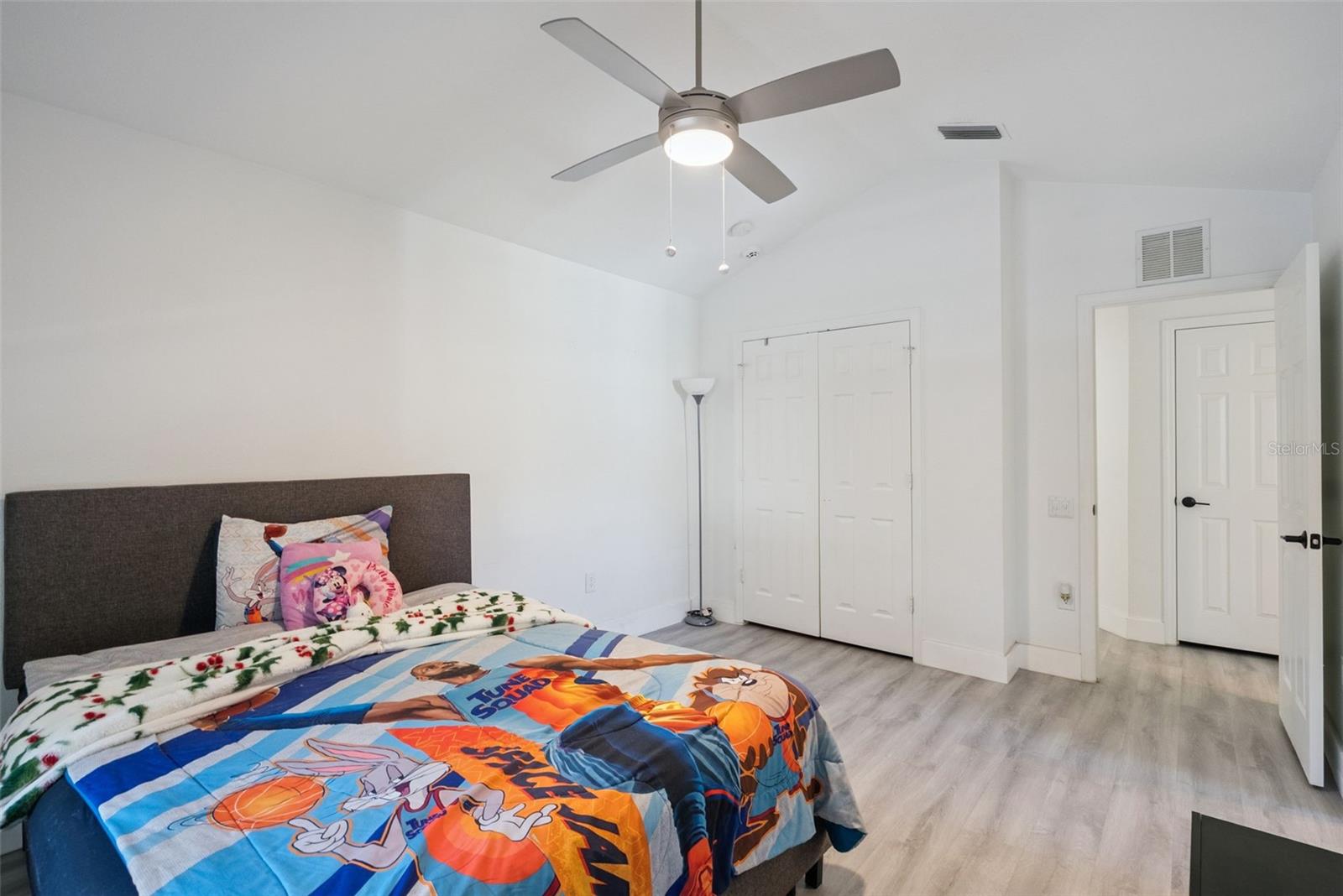 Image 31 of 47 For 1552 Florentino Lane