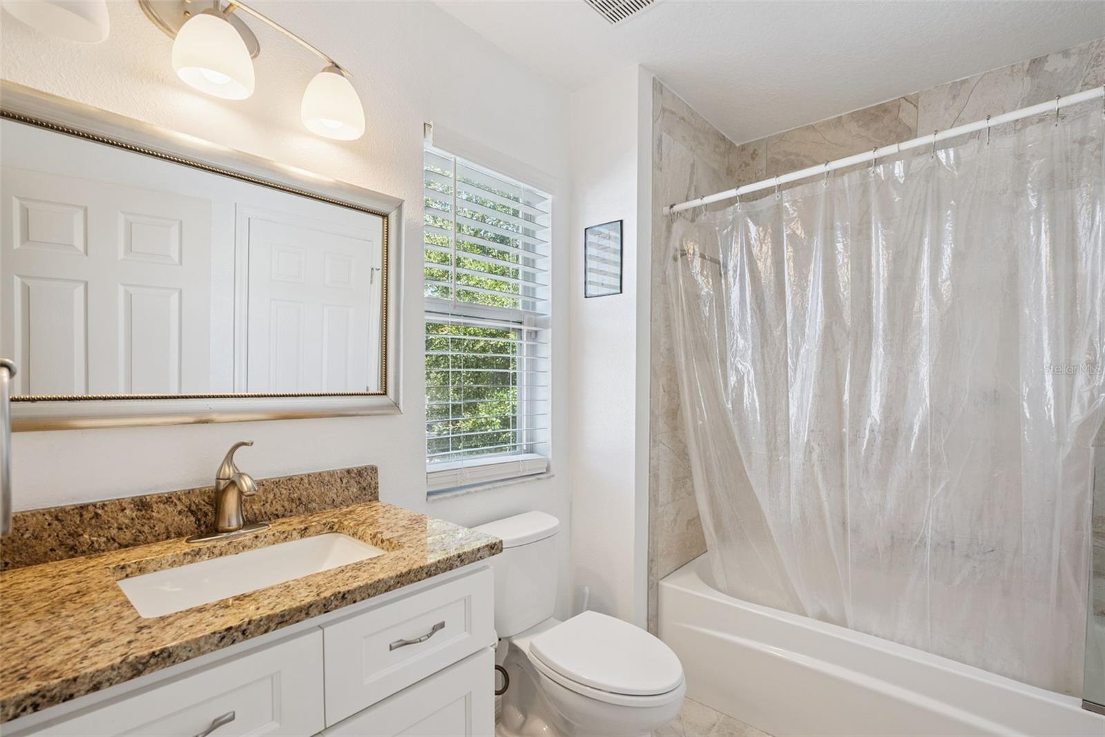 Image 32 of 47 For 1552 Florentino Lane