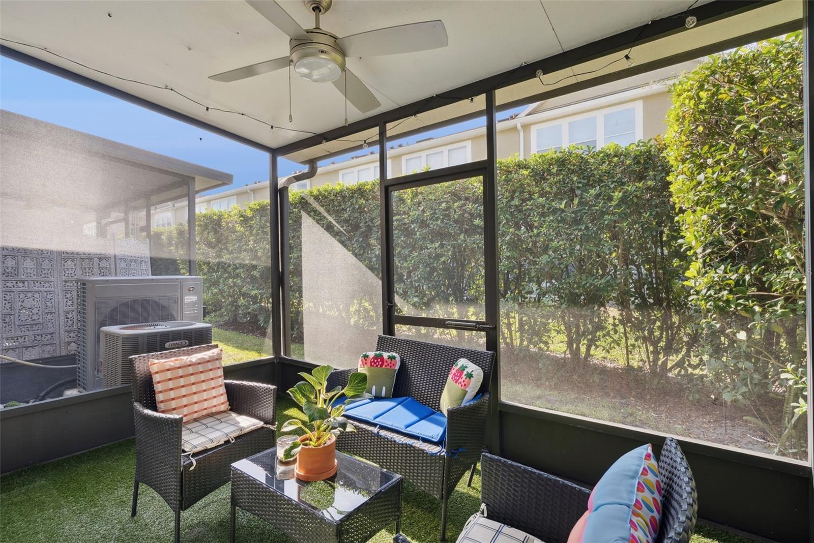 Image 37 of 47 For 1552 Florentino Lane