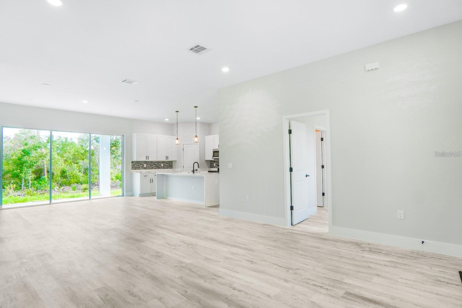 Image 6 of 29 For 3076 168th Loop