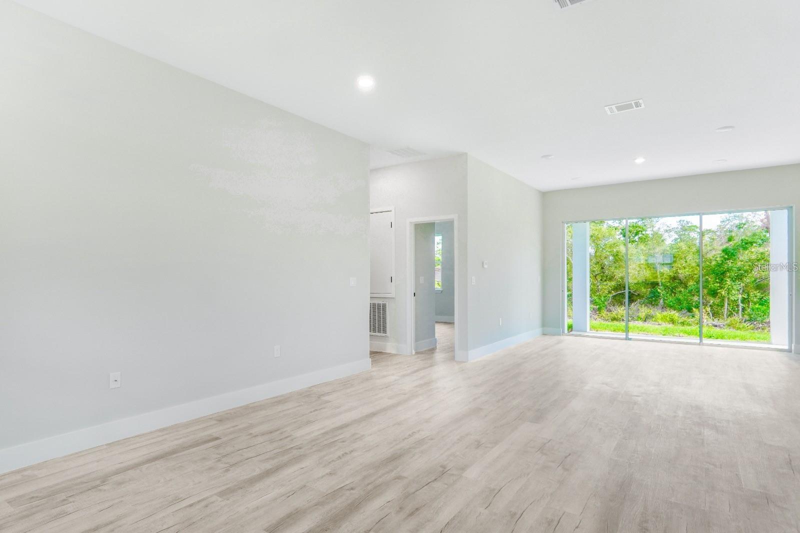 Image 8 of 29 For 3076 168th Loop