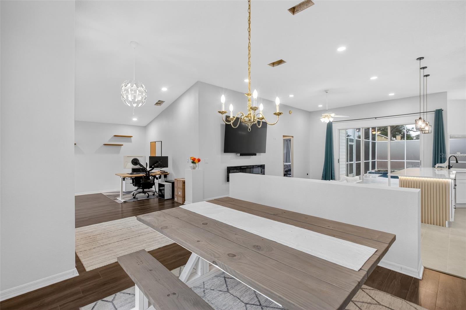 Image 10 of 47 For 212 Lytton Circle