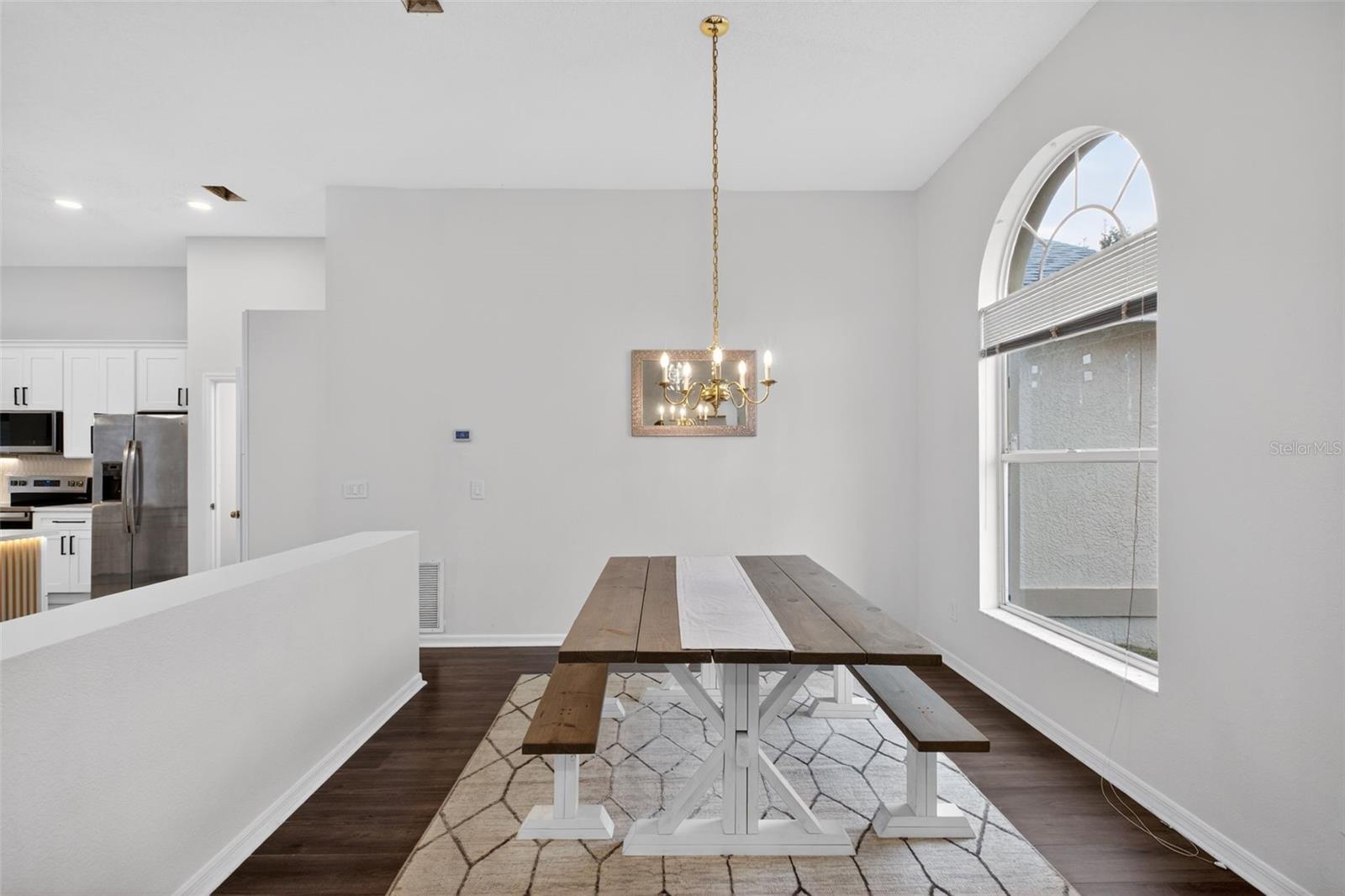 Image 13 of 47 For 212 Lytton Circle