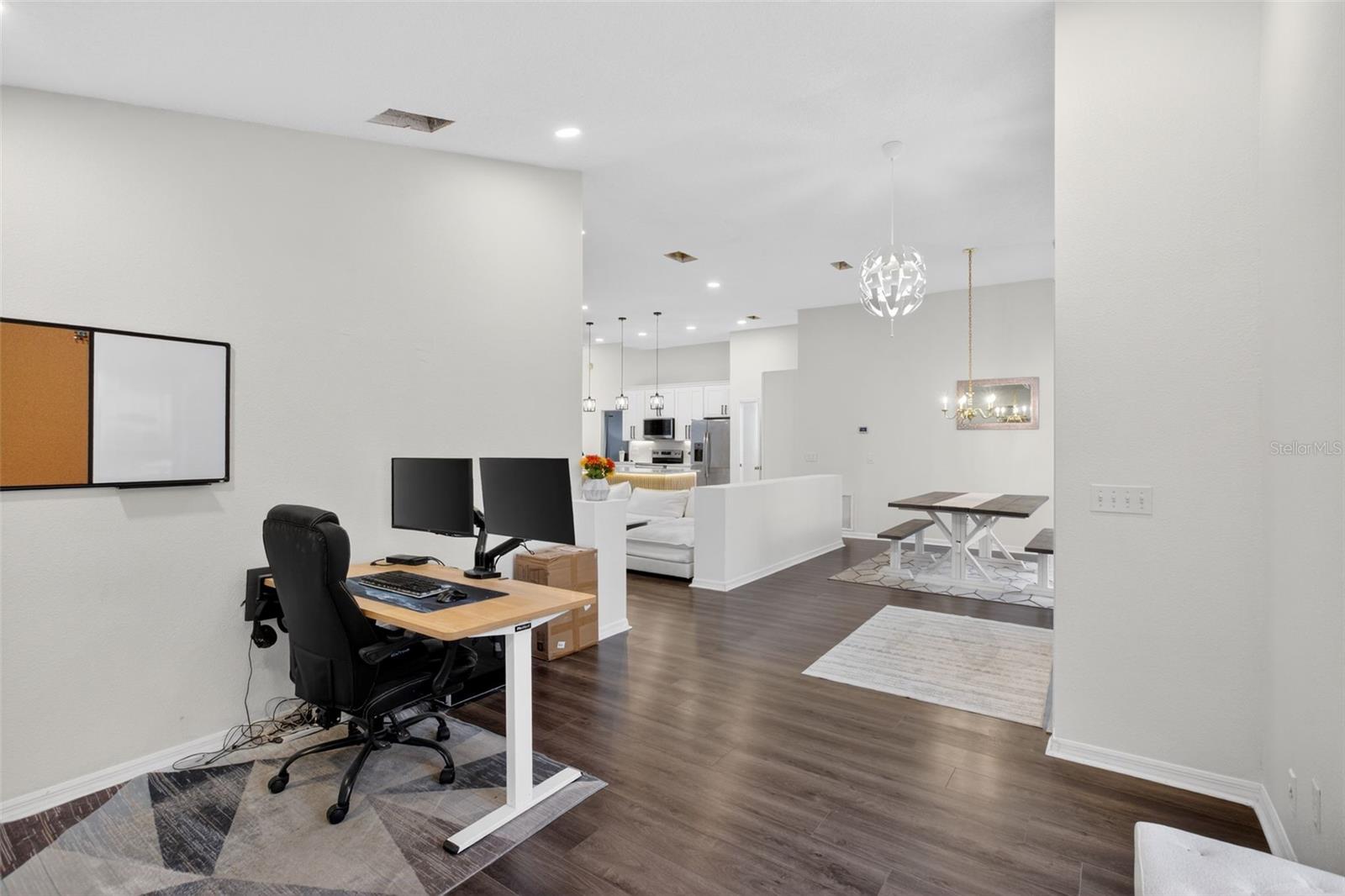 Image 15 of 47 For 212 Lytton Circle