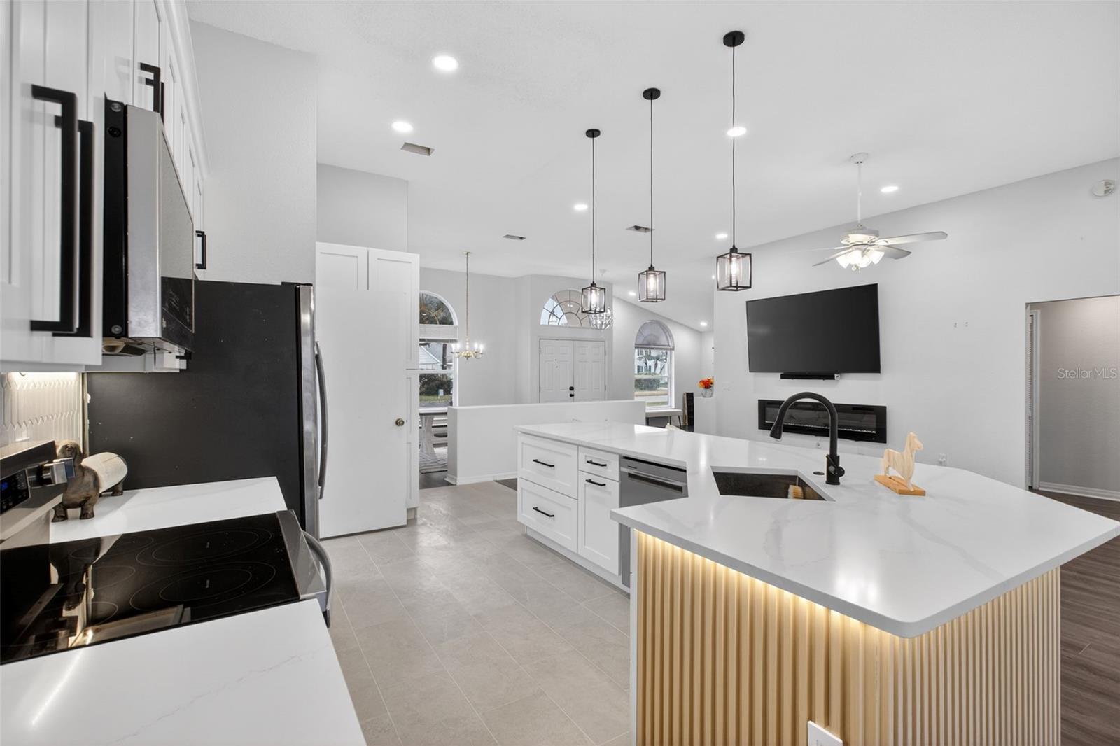 Image 22 of 47 For 212 Lytton Circle