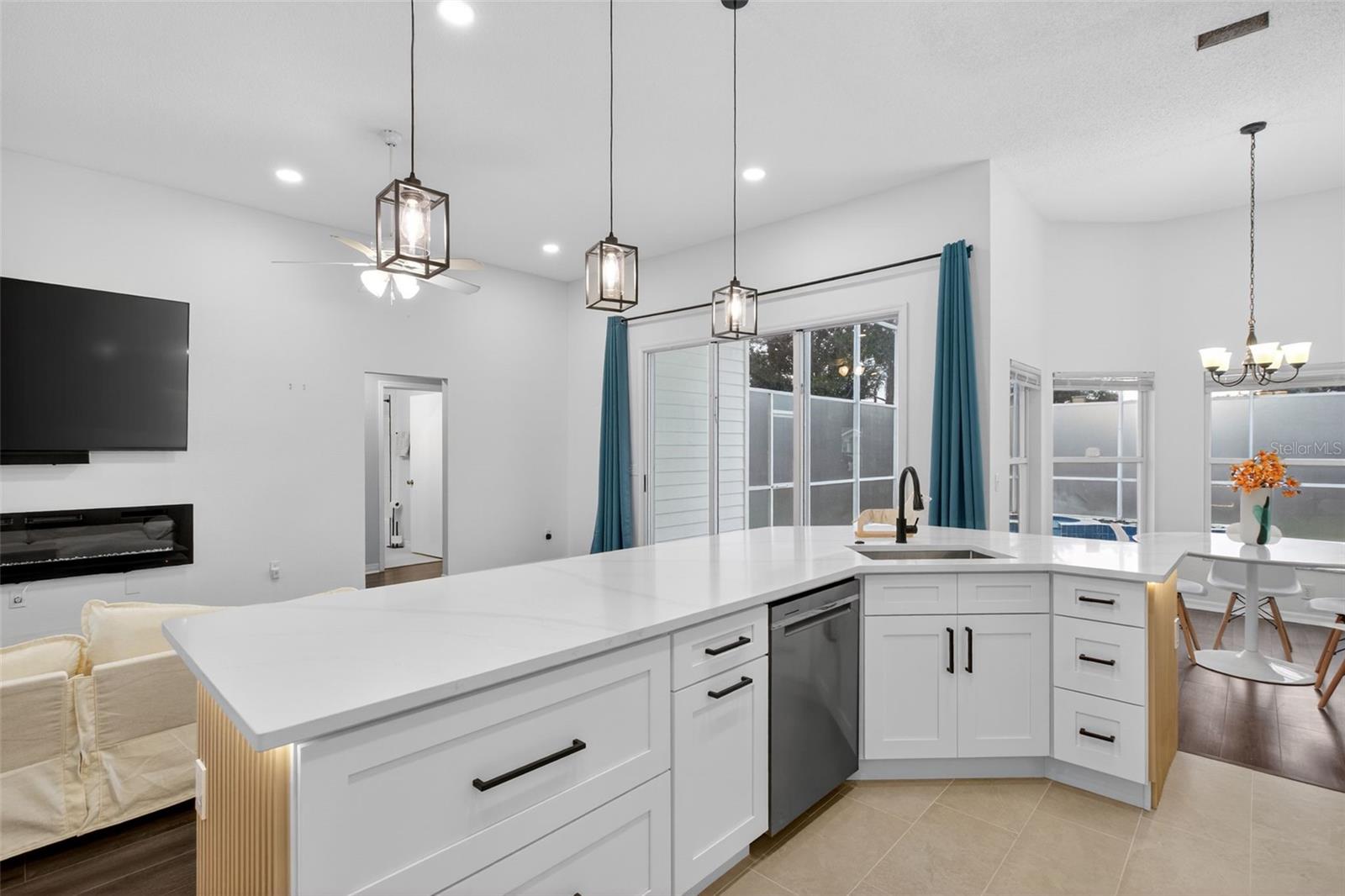 Image 24 of 47 For 212 Lytton Circle